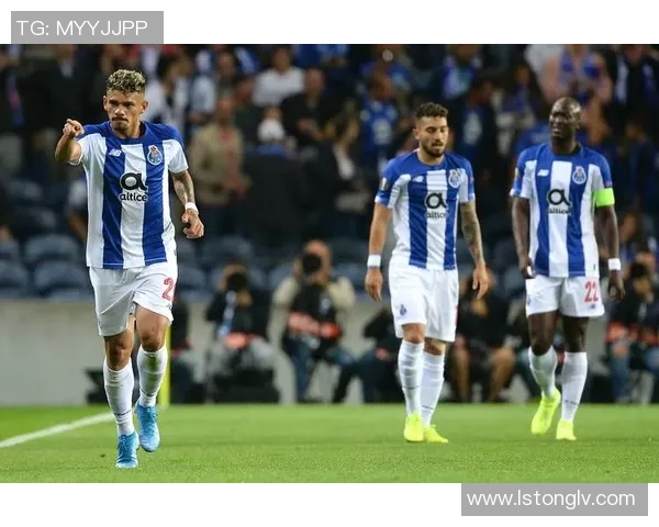 德甲精彩对决波尔图与曼联激战成平局战术分析引发热议